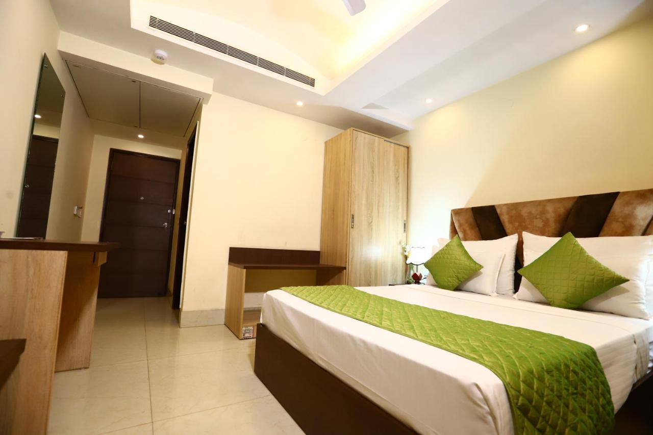 The Picasso Residency - Naraina New Delhi Hotel ภายนอก รูปภาพ
