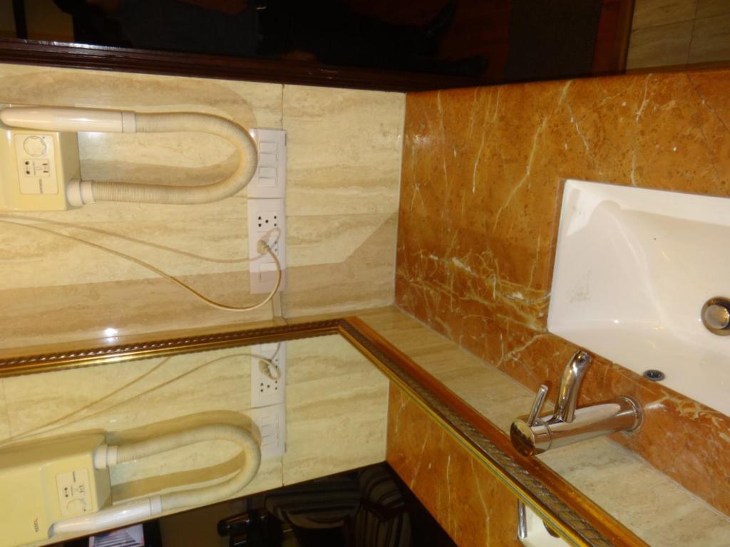 The Picasso Residency - Naraina New Delhi Hotel ภายนอก รูปภาพ