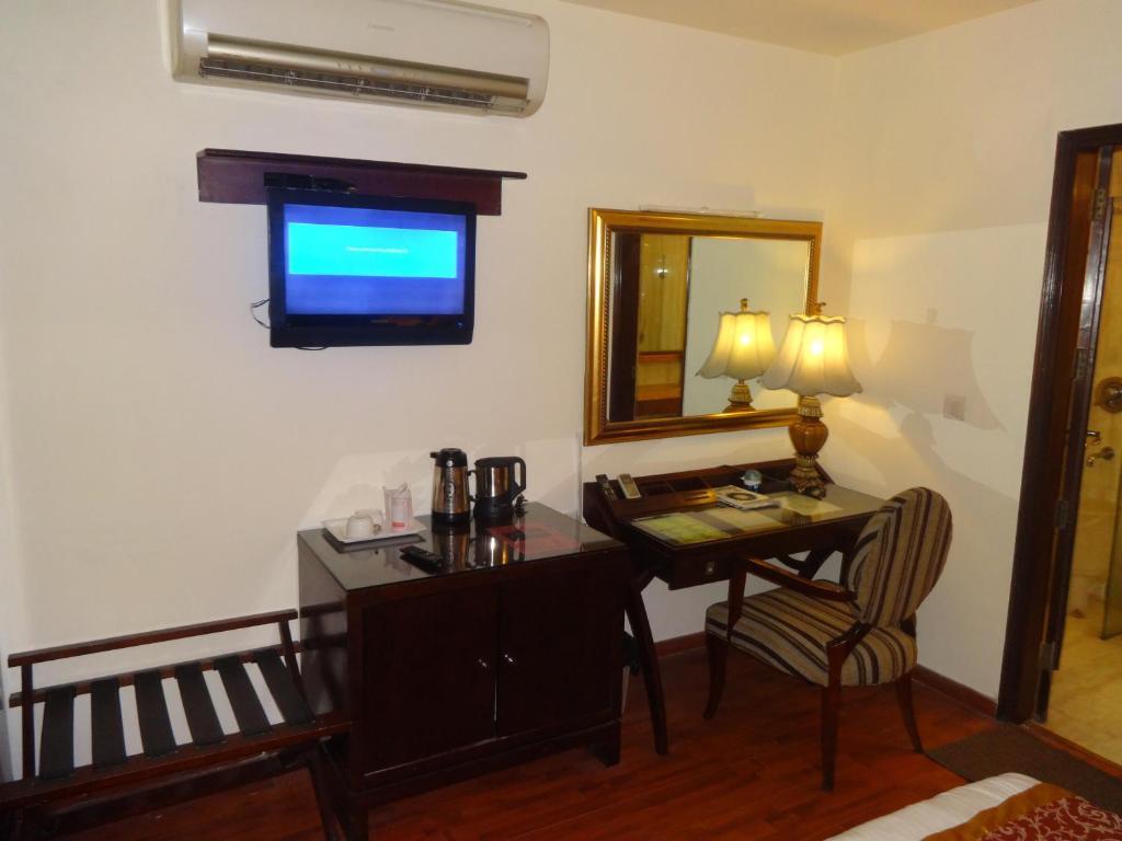 The Picasso Residency - Naraina New Delhi Hotel ภายนอก รูปภาพ